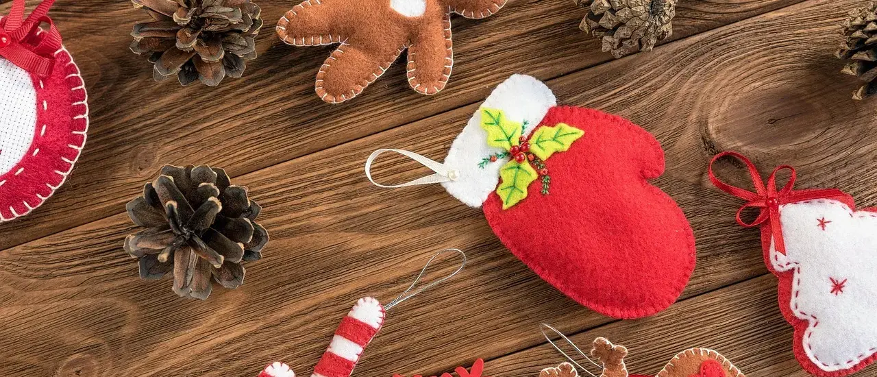 Hvordan kan jeg gøre min julestrømpe mere festlig?